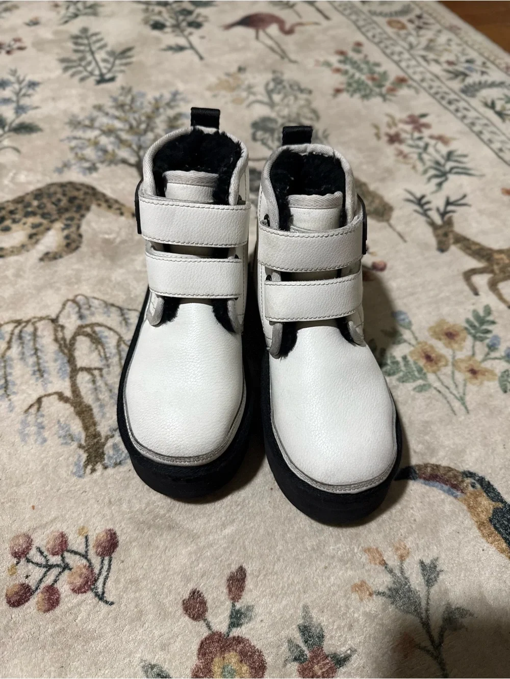 UGG Kids White Leather Velcro High-Top Boots with Black Sole neumel 1
